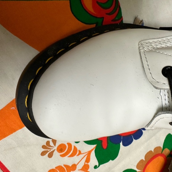 Doc Martens white in LADIES 8. only used 3 times, see photos close to new. - Picture 11 of 14